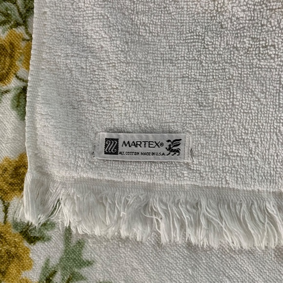 Vintage Deadstock  3 Pc White With Green/Yellow Floral  Fieldcrest Martex Towels - Picture 3 of 14